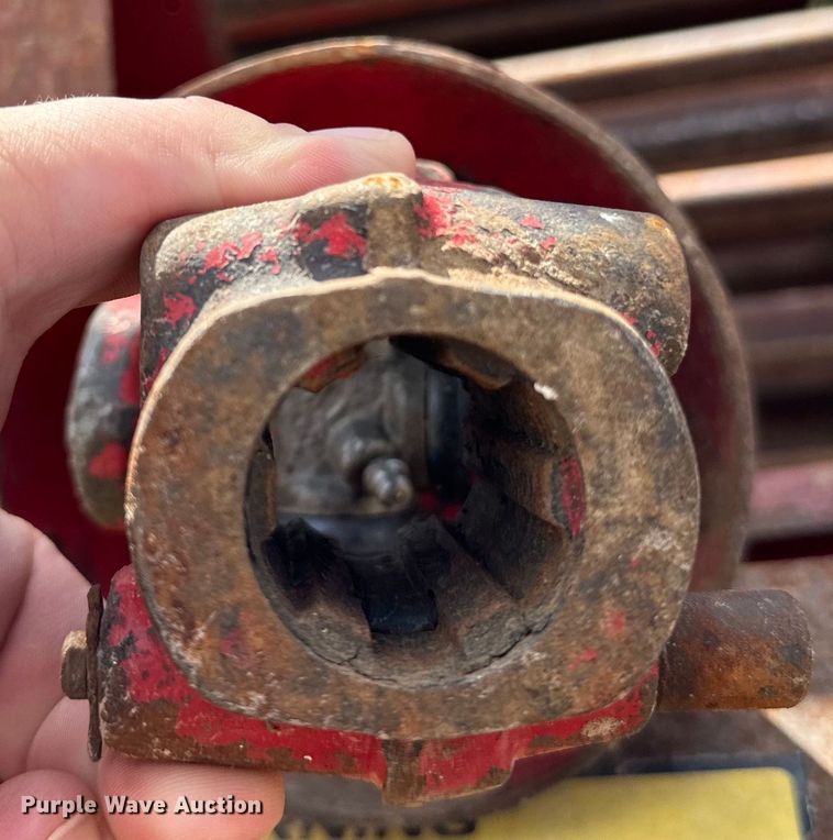 image for item DP8390 New Holland  851 round baler