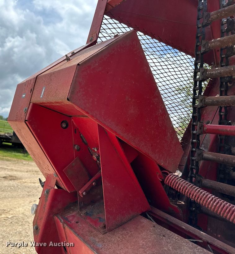 image for item DP8390 New Holland  851 round baler