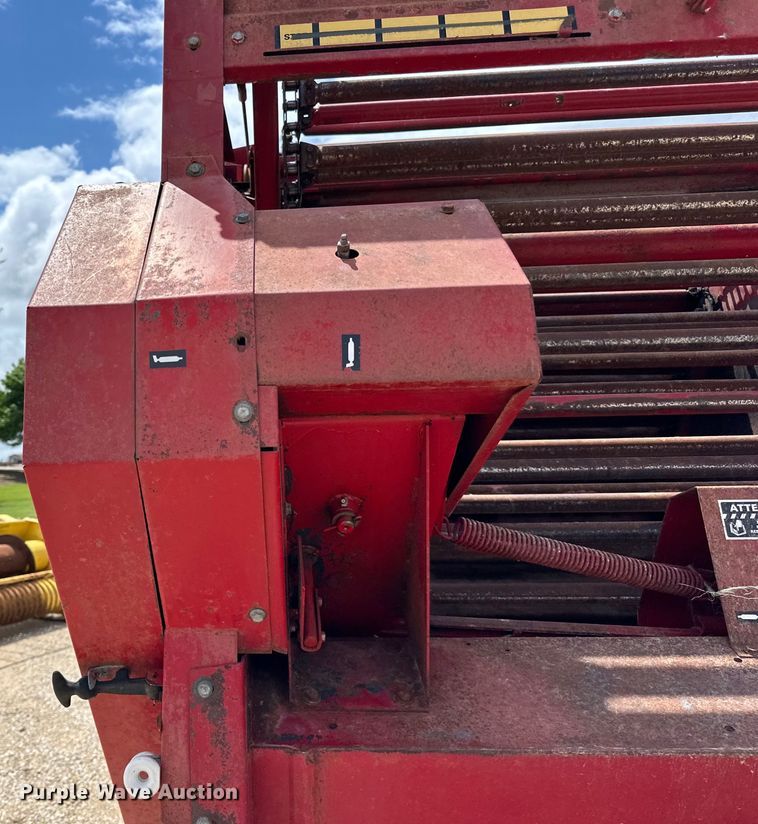 image for item DP8390 New Holland  851 round baler