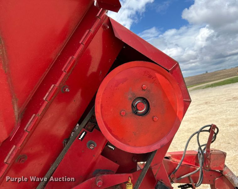 image for item DP8390 New Holland  851 round baler