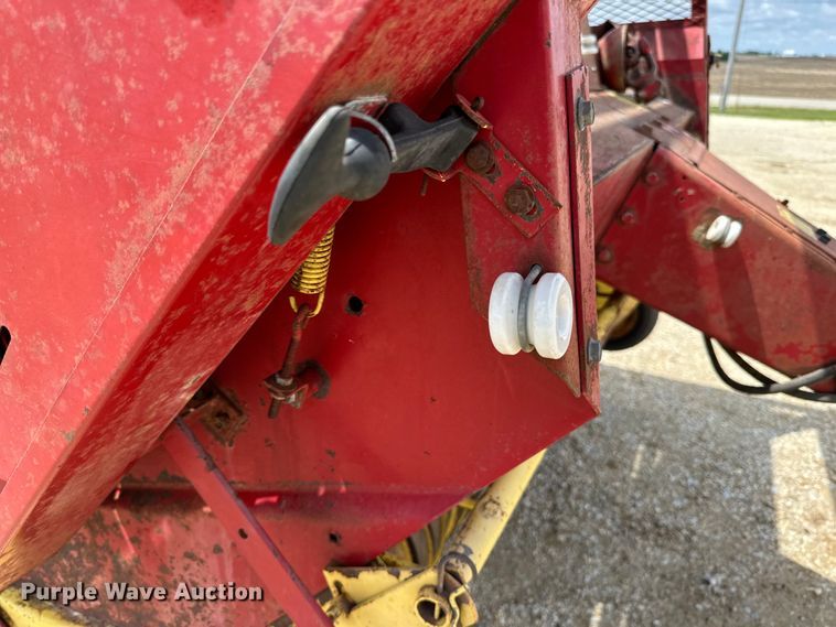 image for item DP8390 New Holland  851 round baler