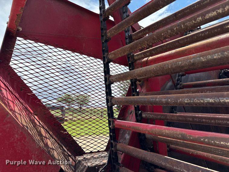 image for item DP8390 New Holland  851 round baler