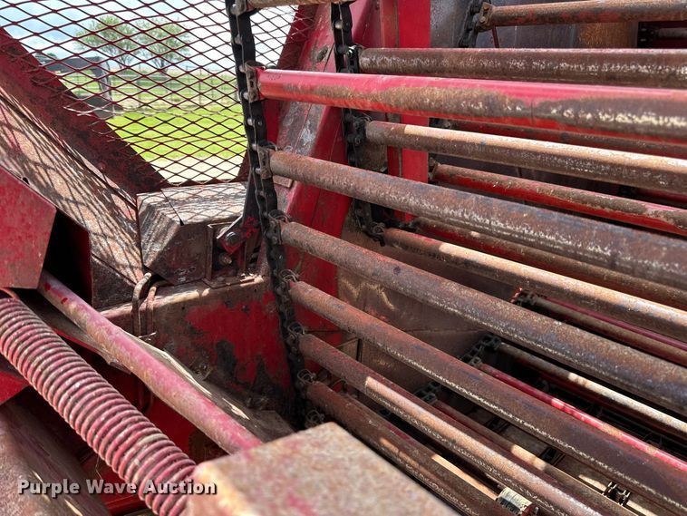 image for item DP8390 New Holland  851 round baler