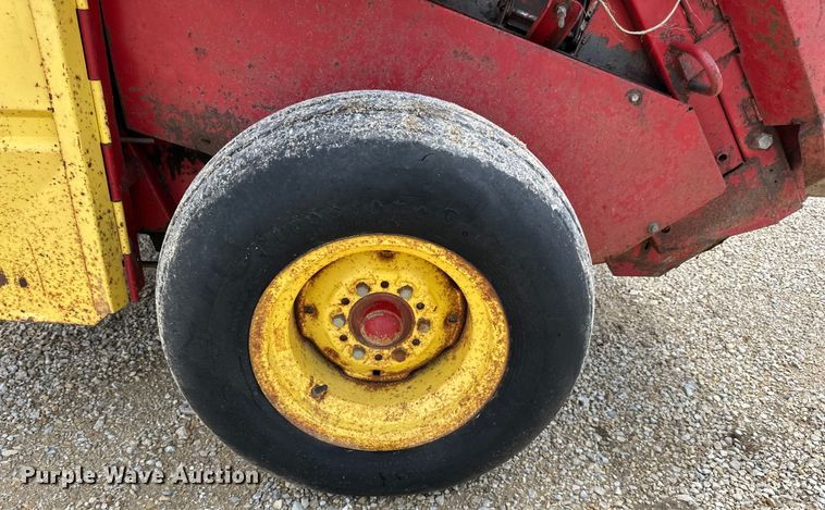 image for item DP8390 New Holland  851 round baler