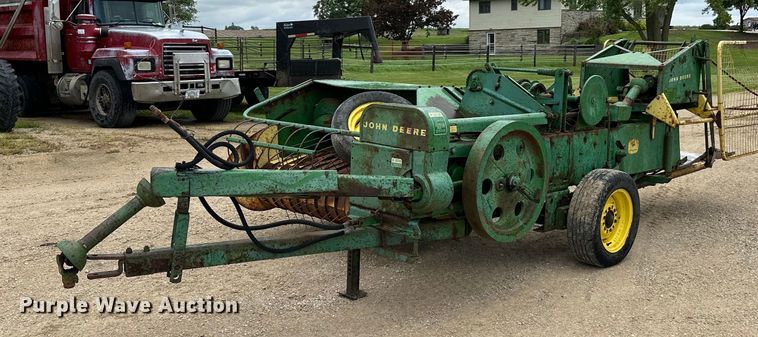image for item DP8391 John Deere  24T small square baler