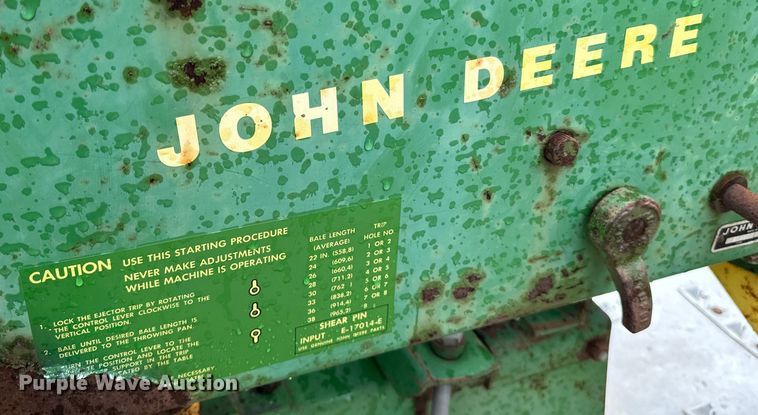 image for item DP8391 John Deere  24T small square baler