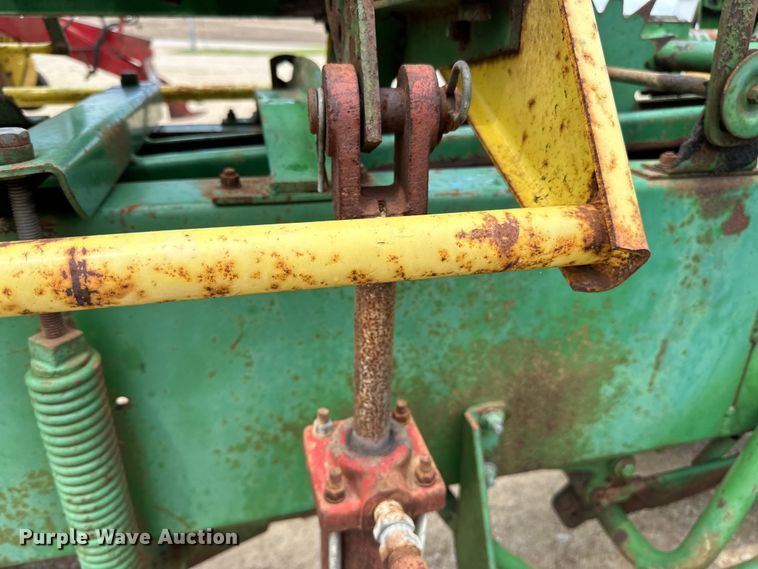 image for item DP8391 John Deere  24T small square baler