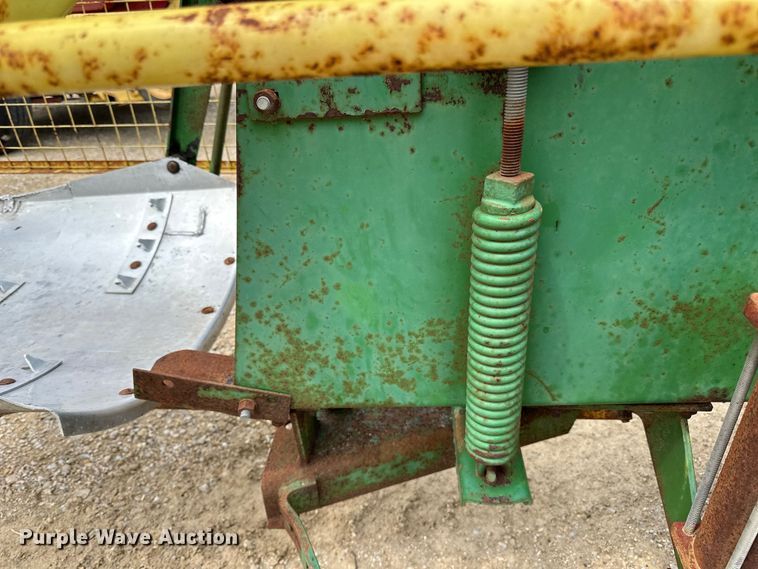 image for item DP8391 John Deere  24T small square baler