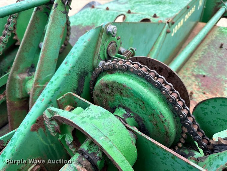 image for item DP8391 John Deere  24T small square baler