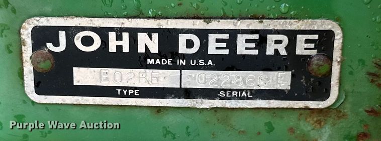 image for item DP8391 John Deere  24T small square baler