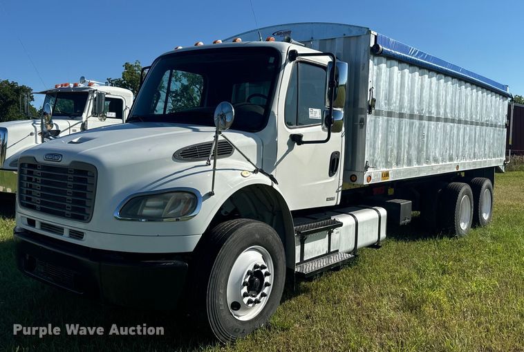 image for item DQ6775 2008 Freightliner Business Class M2  grain truck