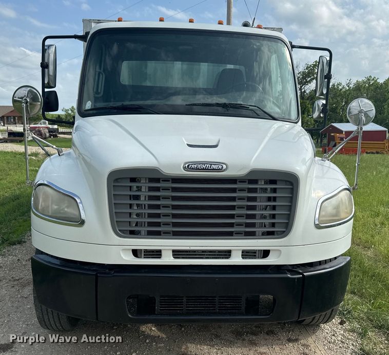 image for item DQ6775 2008 Freightliner Business Class M2  grain truck