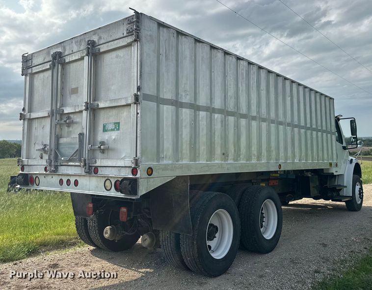 image for item DQ6775 2008 Freightliner Business Class M2  grain truck