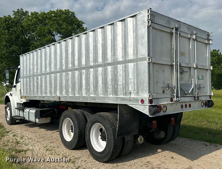 image for item DQ6775 2008 Freightliner Business Class M2  grain truck