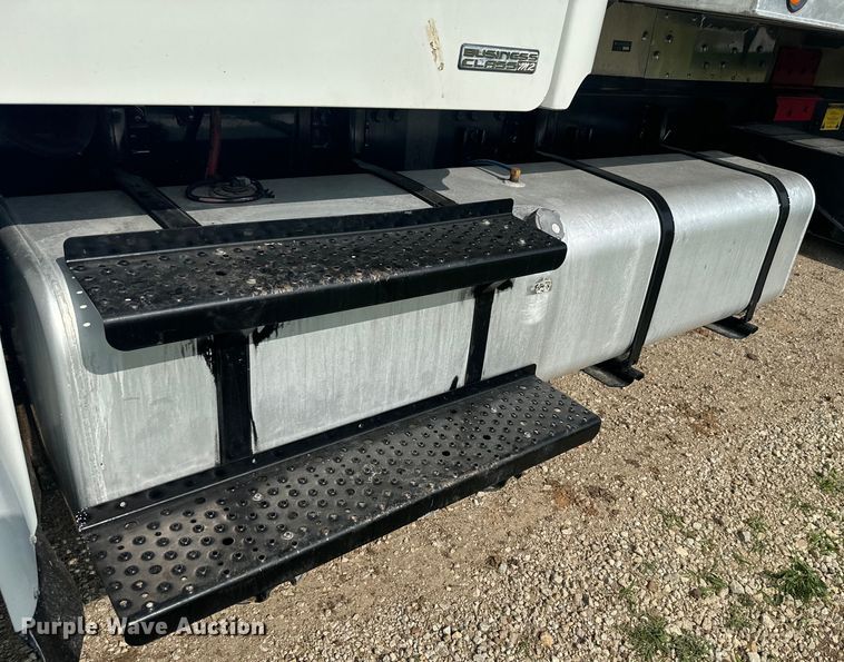 image for item DQ6775 2008 Freightliner Business Class M2  grain truck