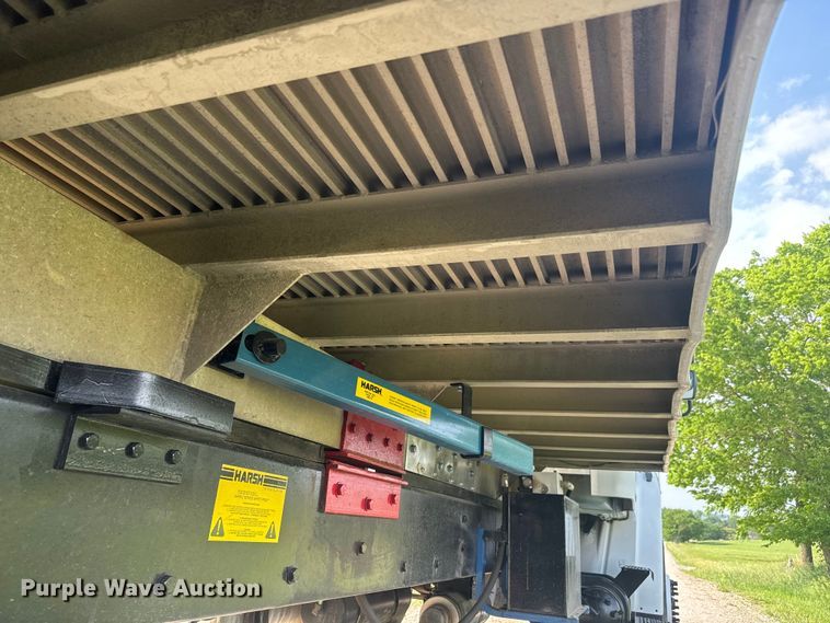 image for item DQ6775 2008 Freightliner Business Class M2  grain truck