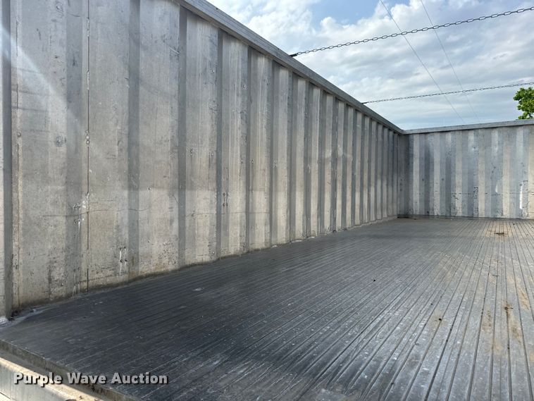 image for item DQ6775 2008 Freightliner Business Class M2  grain truck