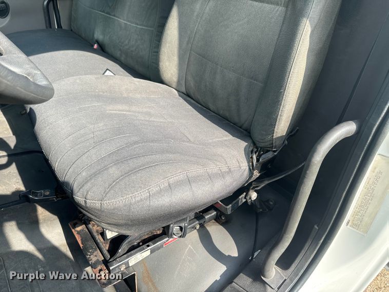 image for item DQ6775 2008 Freightliner Business Class M2  grain truck