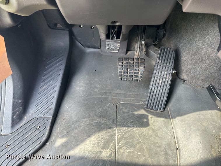 image for item DQ6775 2008 Freightliner Business Class M2  grain truck