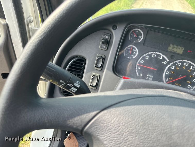 image for item DQ6775 2008 Freightliner Business Class M2  grain truck