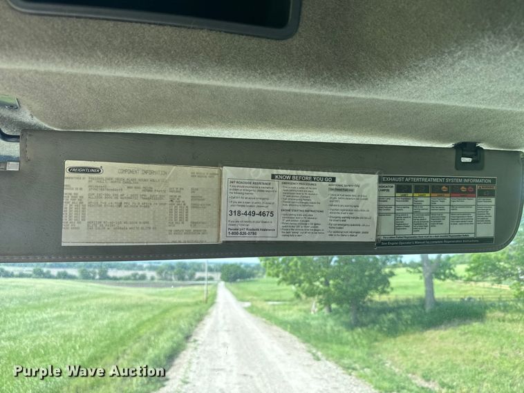 image for item DQ6775 2008 Freightliner Business Class M2  grain truck