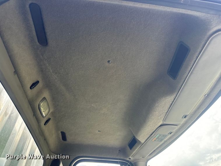 image for item DQ6775 2008 Freightliner Business Class M2  grain truck