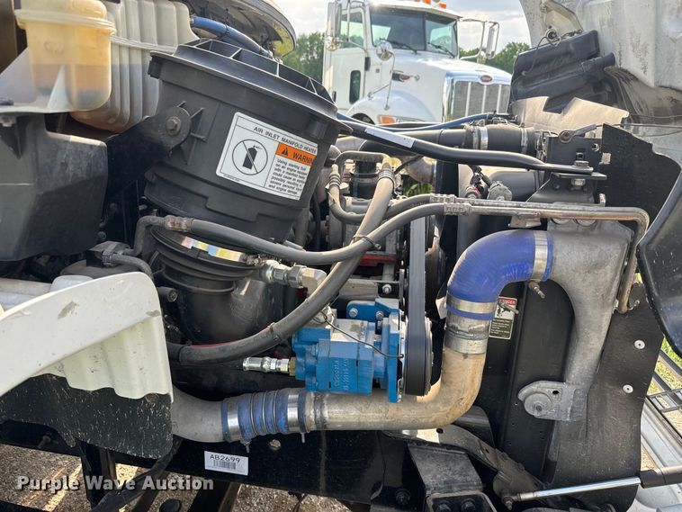 image for item DQ6775 2008 Freightliner Business Class M2  grain truck