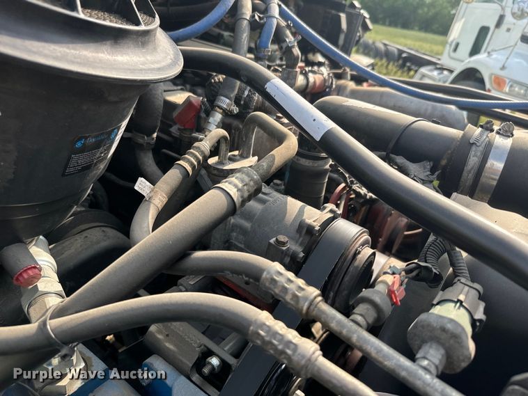 image for item DQ6775 2008 Freightliner Business Class M2  grain truck