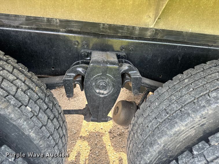 image for item DQ6775 2008 Freightliner Business Class M2  grain truck