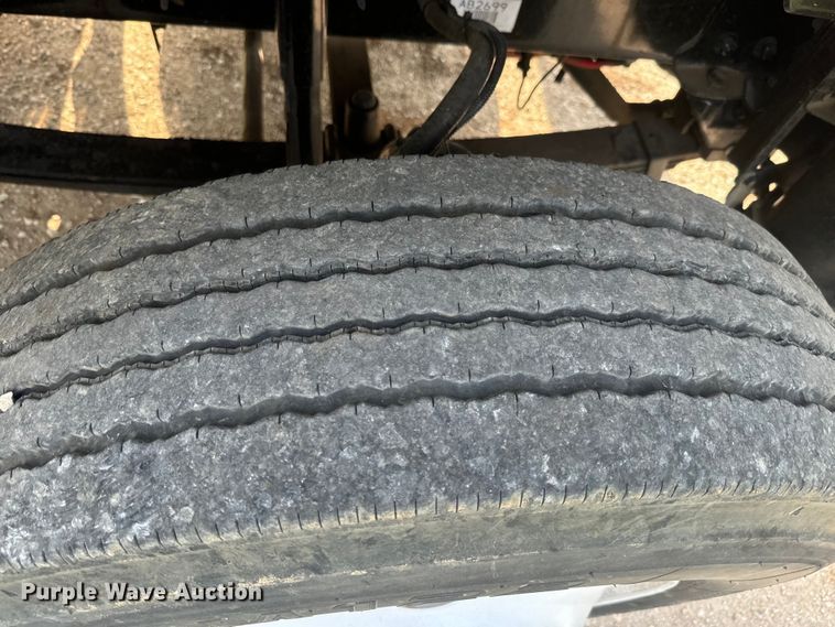 image for item DQ6775 2008 Freightliner Business Class M2  grain truck