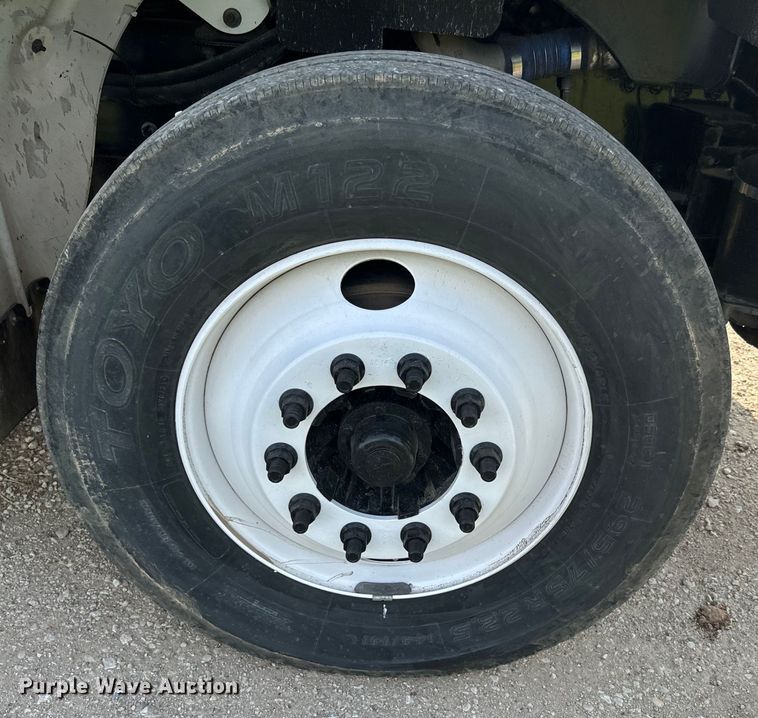 image for item DQ6775 2008 Freightliner Business Class M2  grain truck