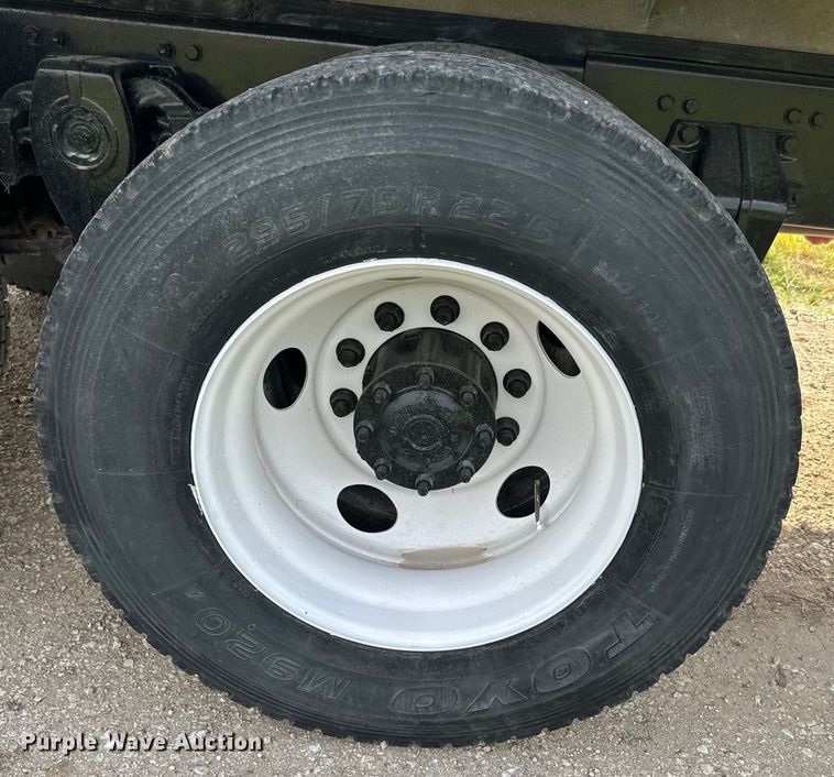 image for item DQ6775 2008 Freightliner Business Class M2  grain truck