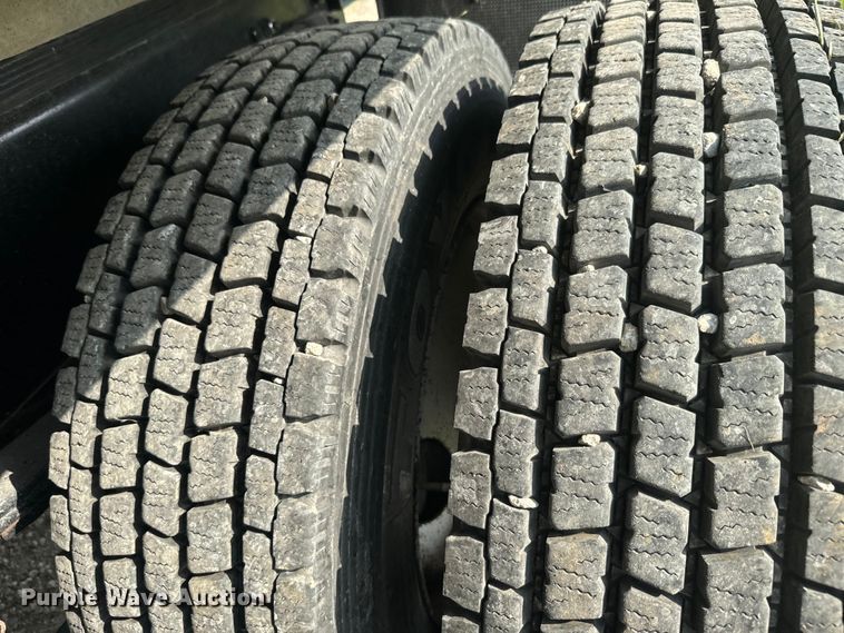 image for item DQ6775 2008 Freightliner Business Class M2  grain truck