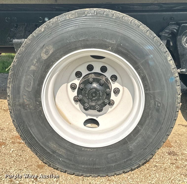 image for item DQ6775 2008 Freightliner Business Class M2  grain truck