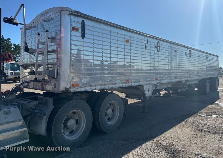 image for item DQ6786 2009 Wilson grain trailer