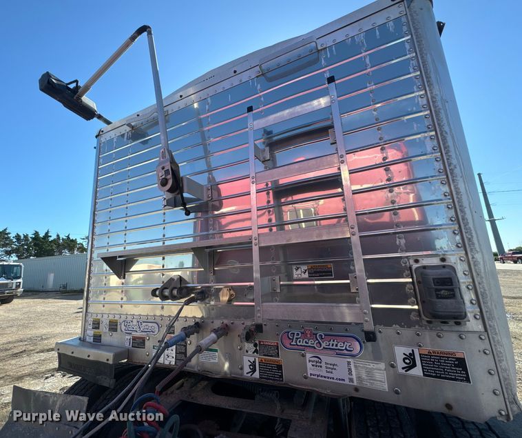 image for item DQ6786 2009 Wilson grain trailer