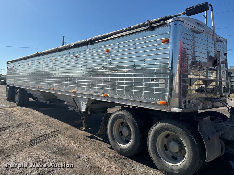 image for item DQ6786 2009 Wilson grain trailer