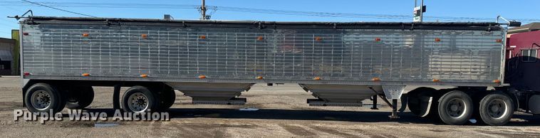 image for item DQ6786 2009 Wilson grain trailer
