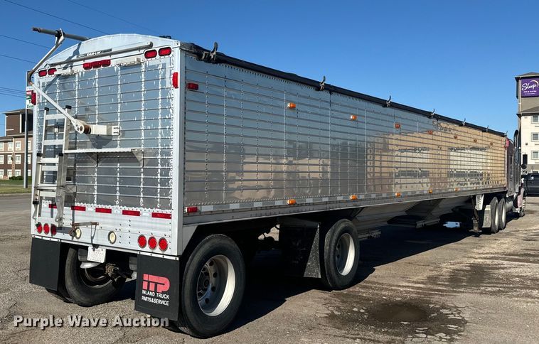 image for item DQ6786 2009 Wilson grain trailer