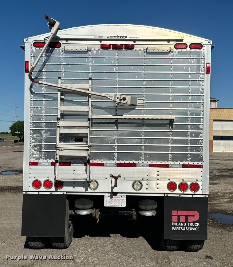 image for item DQ6786 2009 Wilson grain trailer