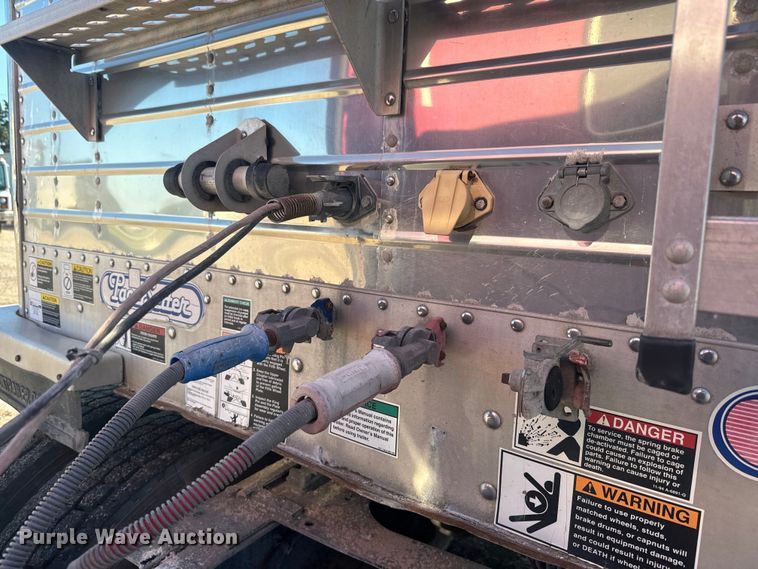 image for item DQ6786 2009 Wilson grain trailer