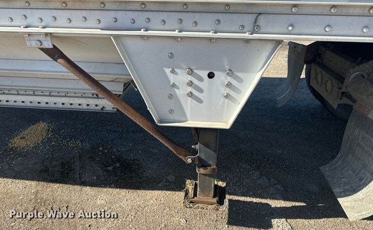 image for item DQ6786 2009 Wilson grain trailer