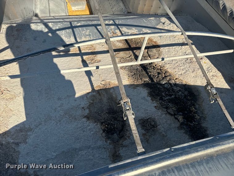 image for item DQ6786 2009 Wilson grain trailer