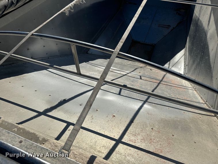 image for item DQ6786 2009 Wilson grain trailer