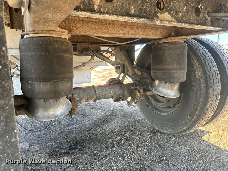 image for item DQ6786 2009 Wilson grain trailer