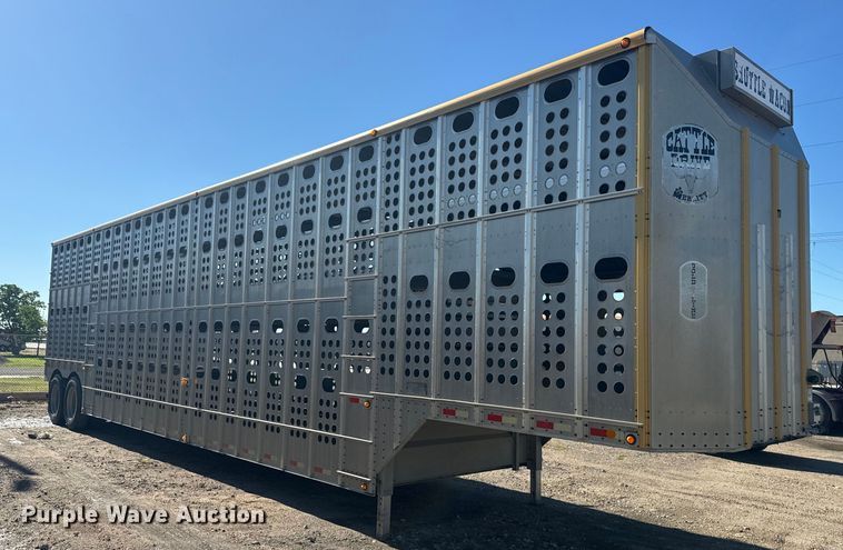 image for item DQ6787 2006 Merrit livestock trailer