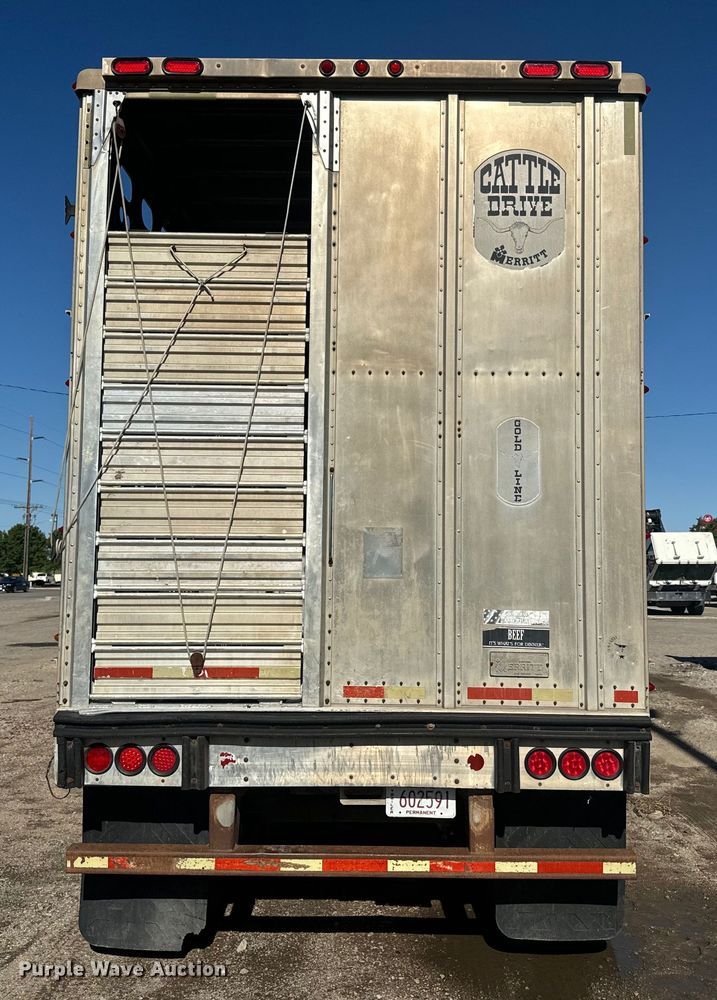 image for item DQ6787 2006 Merrit livestock trailer