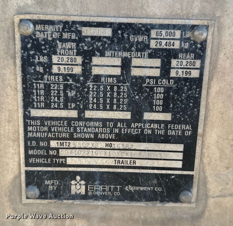 image for item DQ6787 2006 Merrit livestock trailer