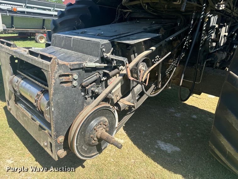 image for item DQ6788 1993 Gleaner R-52 combine