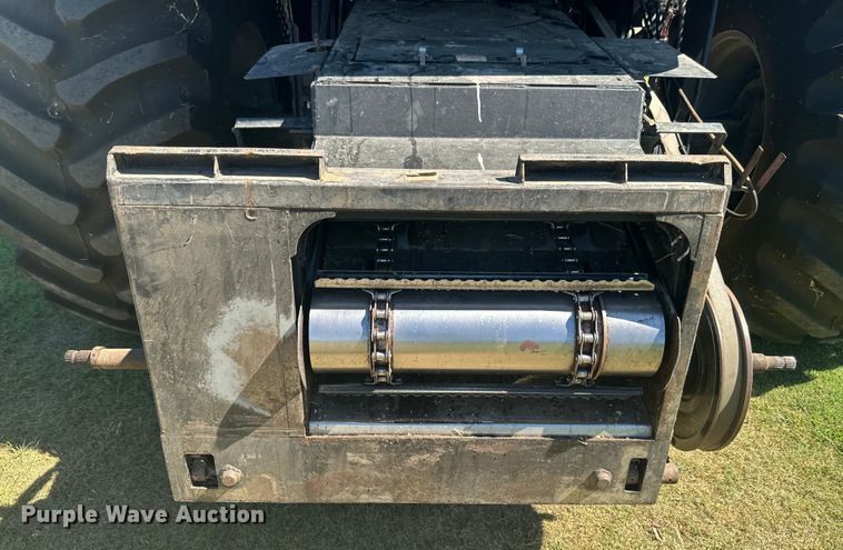 image for item DQ6788 1993 Gleaner R-52 combine